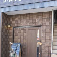 落ち着いた雰囲気で食事できる、隠れ家的なお店