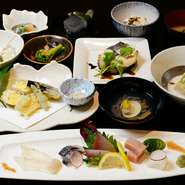 忘新年会限定のプランもご用意しております。会社の仲間やご友人と一緒に楽しい時間をお過ごしください！