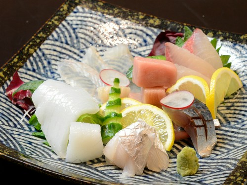 その日一番の魚介でつくる『刺身盛り』