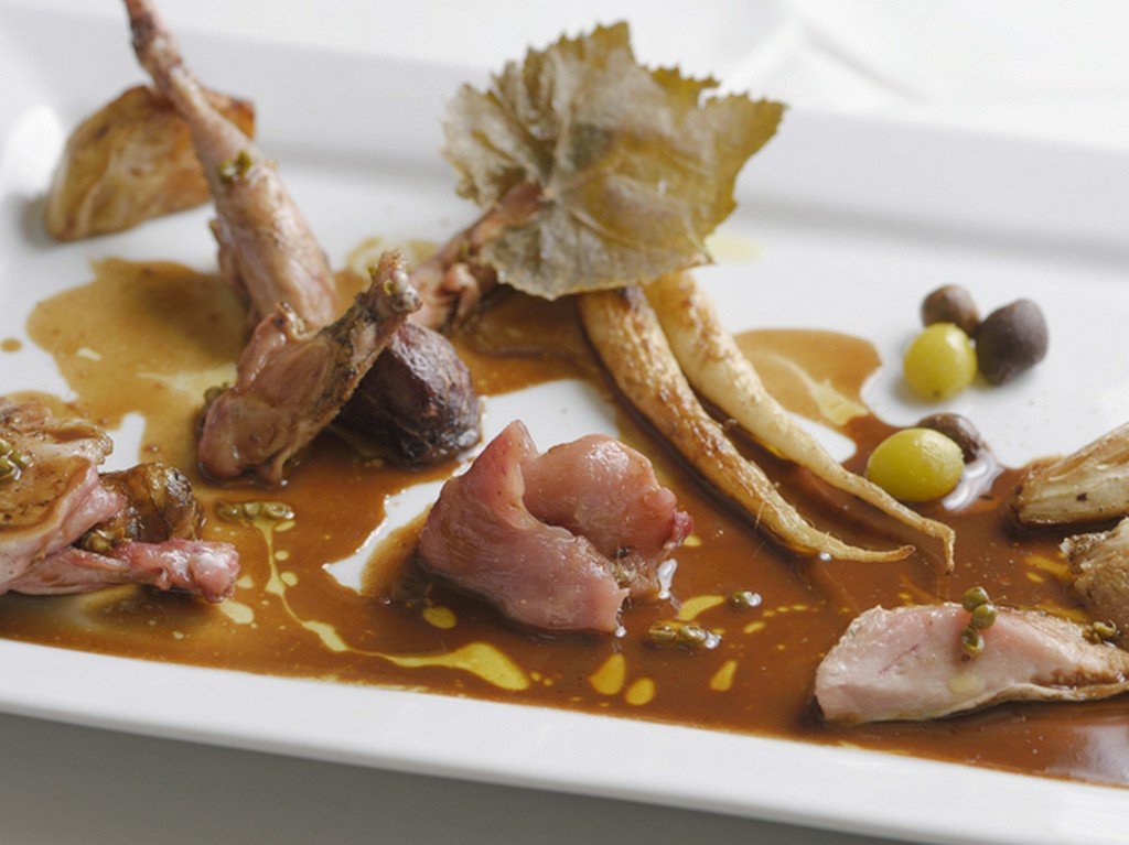 季節ごとに楽しめるジビエ料理も人気