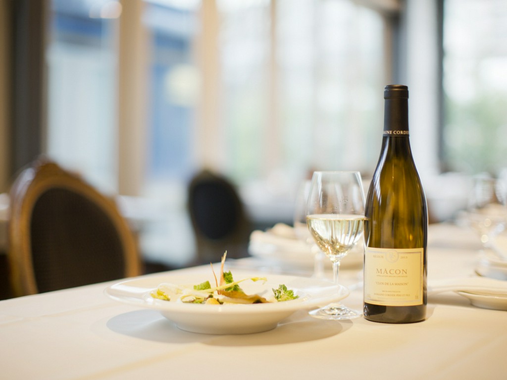 料理と一緒に楽しむドリンクも種類豊富に用意