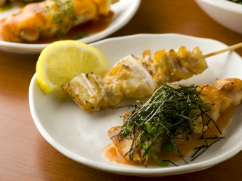 柔らかなお肉とコリコリとした食感が絶品『ヤゲン肉付なんこつ』