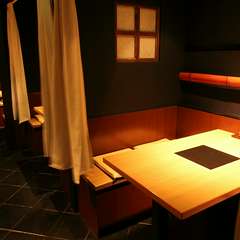 プライベート空間を感じられる半個室、接待にも最適