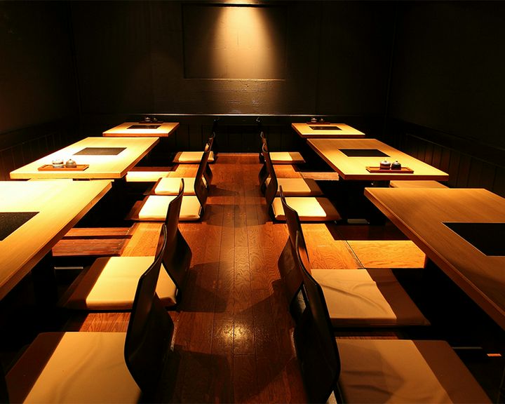 落ち着いてゆったりと、くつろげる空間で「比内地鶏」に舌鼓