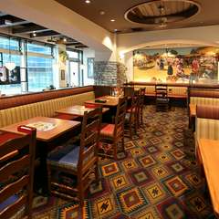 本場の雰囲気を味わえる異国情緒たっぷりなオシャレな店内