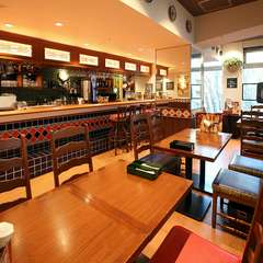 肩肘張らずに一人の時間を満喫。珍しいメキシコのお酒が豊富