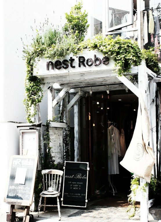 表参道駅から徒歩３分　友達同士の待ち合わせにもぴったり