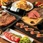 自家製ローストビーフを塊のままテーブルで切り分けますので、盛り上がること間違いなしです！