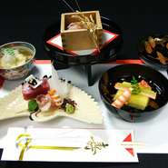 京料理 卓樂はご家族のお慶びを真心を込めたおもてなしで祝福致します。結納・顔合わせなどの御祝い事にお勧めの「お祝い懐石」　5500円～16500円をご用意いたしております。