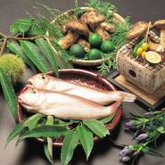 ≪松茸まつり≫9/1～9/末まで。極上の松茸と秋の京野菜を使用した懐石料理。贅沢な料理で話も弾む。