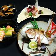 卓樂はご家族やお仲間のお慶びを
真心を込めたおもてなしで祝福致します。

お祝い用の懐石料理ございます。