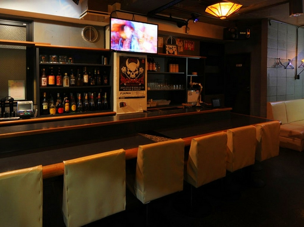 カウンター席は9席あります。