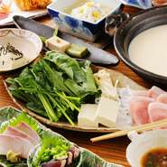 ※本コースは前日迄の要予約です(2名様よりご利用可能です)

※本コースはお料理のみです。お飲み物は別途ご注文下さい。

※本コースはディナーでのみ利用可能です。
尚、夜営業は、週末(金・土・日曜)のみ営業中です。
