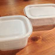 時間：PM2時(14時)からのみのご提供

お値段：日替わりお惣菜を300円から販売中

※お惣菜は、再利用可能なプラスティック容器にお入れします。容器代として50円頂きますが、次回容器持参で50円返金します。