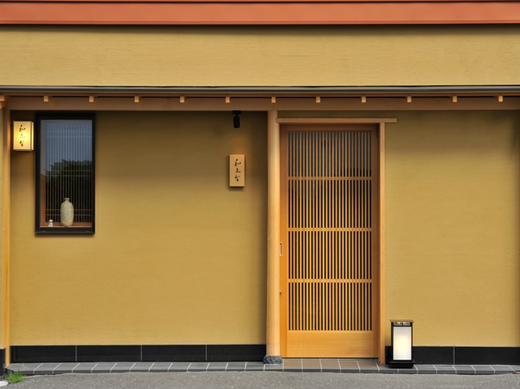 真の美食家がこぞって集まる、大人の店