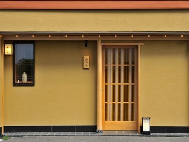 真の美食家がこぞって集まる、大人の店