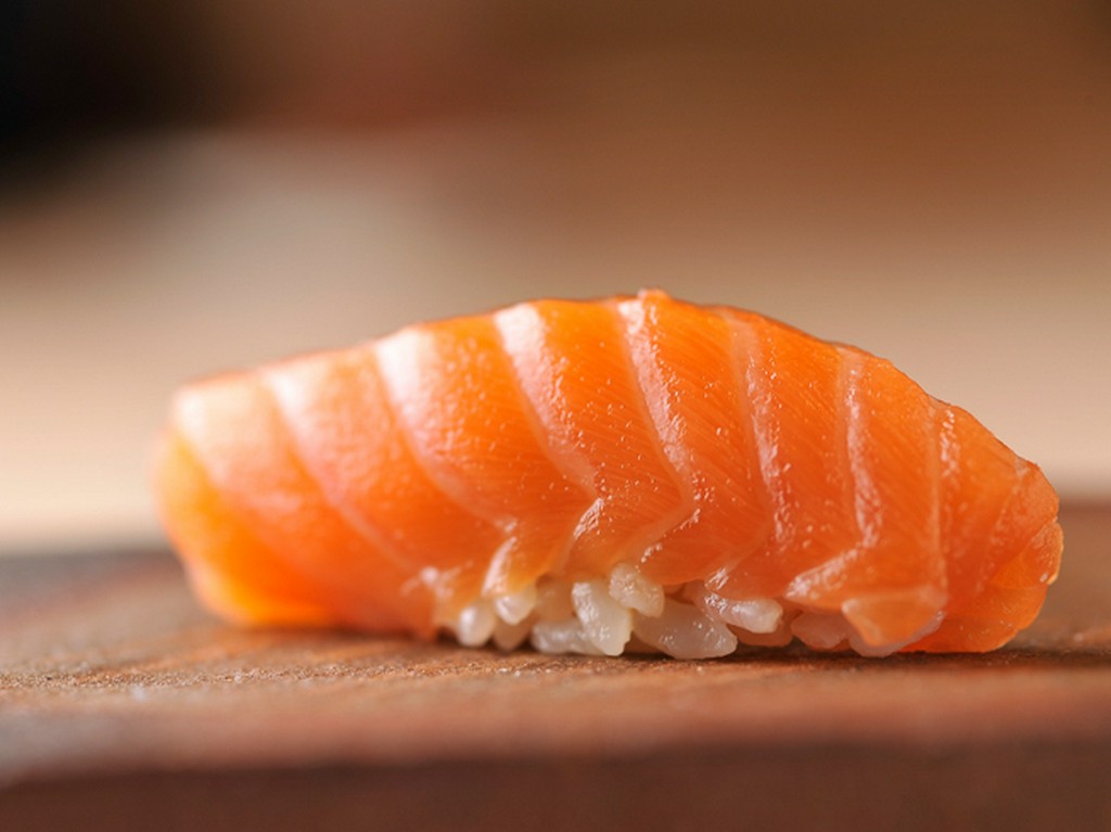 美しい艶と赤みを帯びる『サクラマス』