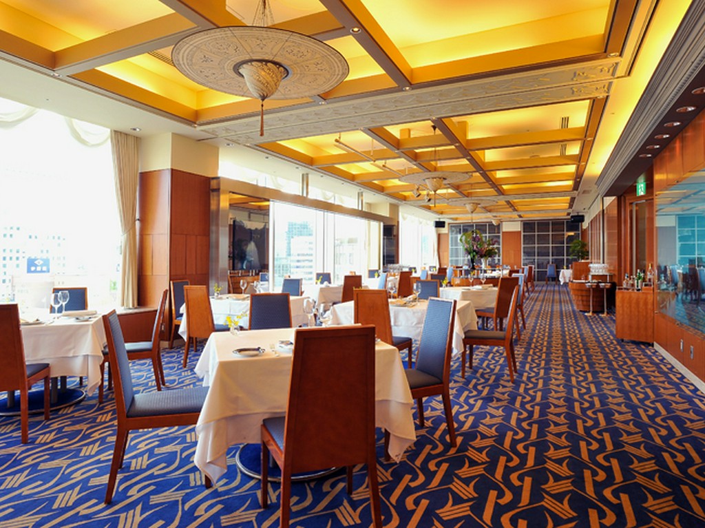 ハレの日の食事にも相応しい上質な空間でお出迎え