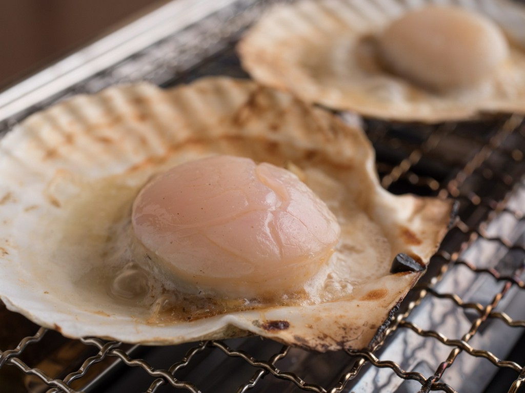 『ほたての網焼き』など、旬素材をお好み調理で