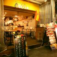 天満で、スペイン本場の味を楽しむなら【GOBU＋】へ。スペイン人シェフと、通訳も兼ねた店長が笑顔で迎えてくれる明るいバルです。『ハモンイベリコ』『パエリア』に『アヒージョ』と、定番メニューもとっても豊富。