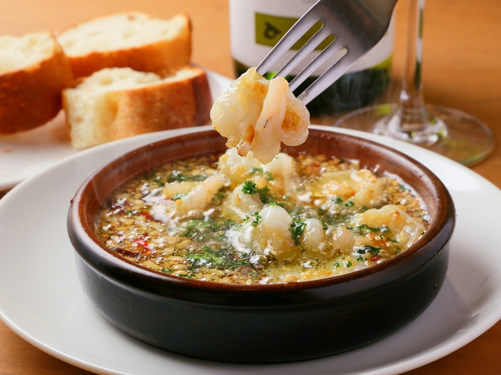 熱々、ジューシーな美味しさ！　『アヒージョ　エビ』　