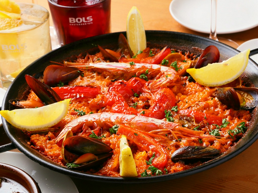 魚介の旨味たっぷり！　『パエリア　シーフード』　