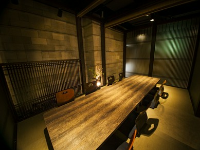 【大人の秘密基地】個室・半個室は2名様〜最大50名様ご利用OK！