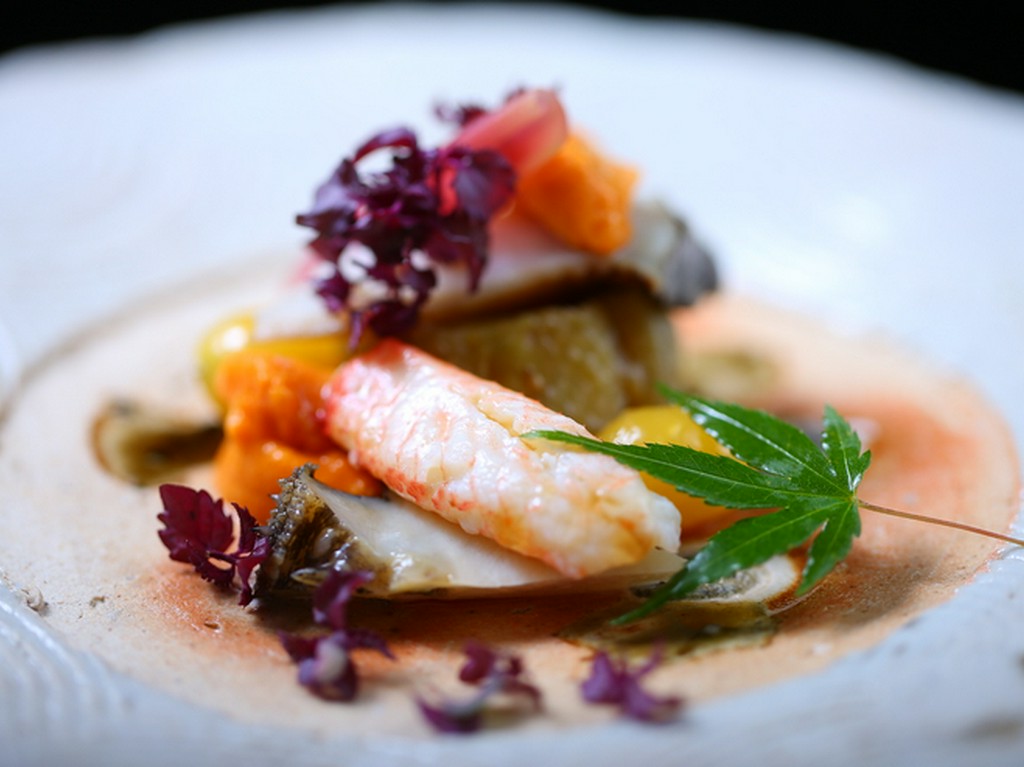 本格 懐石膳。四季を感じさせる食材・技に舌鼓。