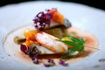 本格 懐石膳。四季を感じさせる食材・技に舌鼓。