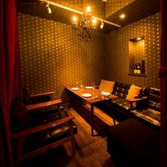 個室は、商談や接待におすすめの落ち着いた空間