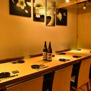 お洒落で居心地の良さ抜群の店内。個室もあり大人の女子会などにも最適です。ゆったりとした空間で味わう至福の一皿を、日頃頑張る自分へのごほうびにしてみてはいかがでしょう。