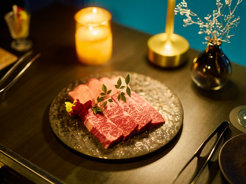 二人の焼肉デートを個室でゆったり。幸せなひとときを過ごせます