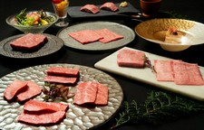 当店のシェフが厳選したものだけを使用した､牛の達人おすすめのコース｡