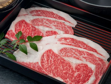 肉汁たっぷりでジューシーな味わい『神戸牛　リブロース　100g』