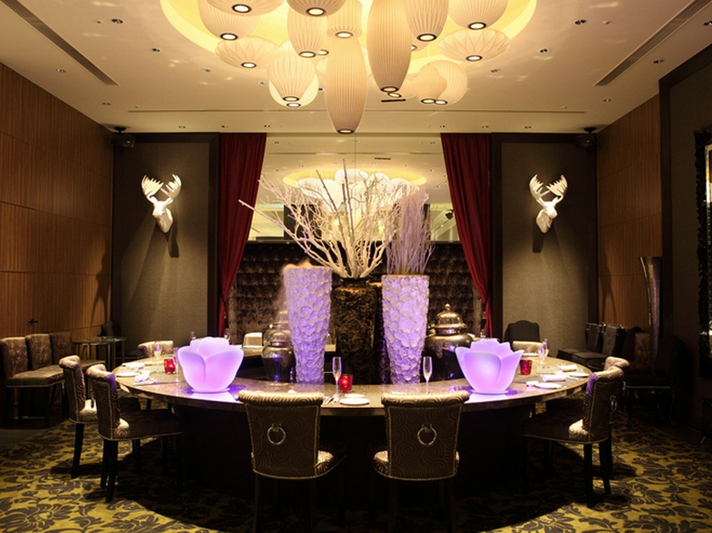 モダンでハイセンスな空間のニューヨークテイストのダイニング