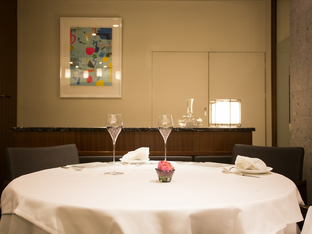 内装のイメージは「岡本家にご招待したような」温もり