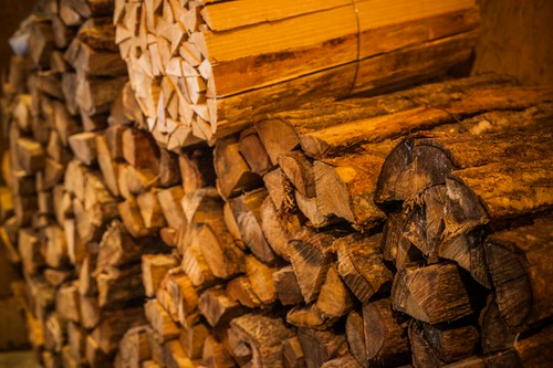 薪窯も生地の香ばしさに欠かせない要素
