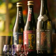 花郷オリジナルラベルの日本酒です。
 冷やでよし、燗でもよし。 辛口で上品な吟醸香が楽しめます。 