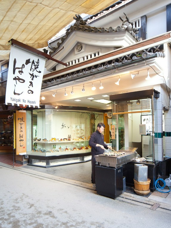 肩肘張らずにふらりと気軽に立ち寄れる宮島の老舗店