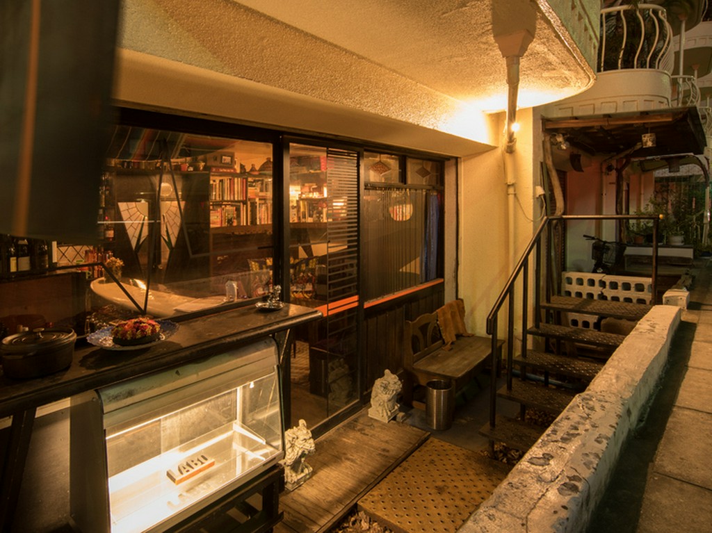 外の空気を感じながら、談笑できます