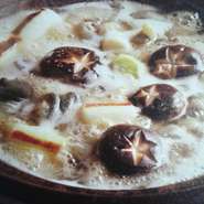 ・肝などリクエストもお聞かせください。
・キャンセルは前日５０％当日１００％のお料理代金を頂戴いたします。
・サービス料別途
・個室のご利用は２万円以上のコース料理の場合室料無料。