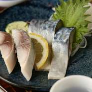 三陸沖で獲れたての真鯖を使用。身は厚めに、ほどよい塩加減、締め加減はさすがの職人技です。