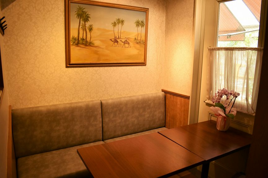 広尾駅からすぐ、異国の雰囲気たっぷり