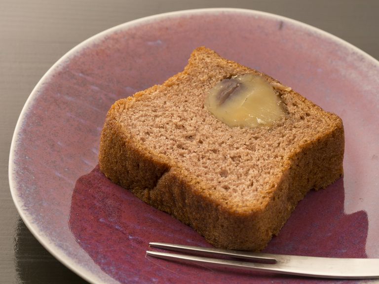 配合を変え、蒸すのではなく焼き上げた『栗の焼き浮島』