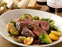 付け合せに季節野菜たっぷりなのもうれしい『牛ハラミのグリエ』