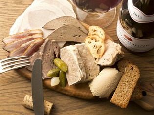 『自家製シャルキュトリーの盛り合わせ』にはこだわりがいっぱい