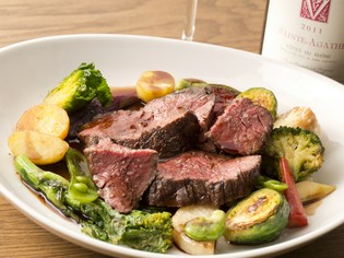 確かな品質の旬野菜。付け合せにサラダにとふんだんに使用