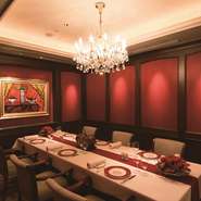 国内では最高レベルのフランス料理に、申し分のないサービス、充実した個室と接待にはこれ以上ないお店です。ディナーは17：30からの営業ですので、商談やミーティングの後すぐに訪れることもできます。