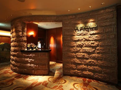 店内に足を踏み入れれば、そこは異世界