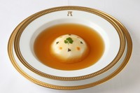 『雲丹とキャビア、カリフラワーのムース コンソメゼリー寄せ』